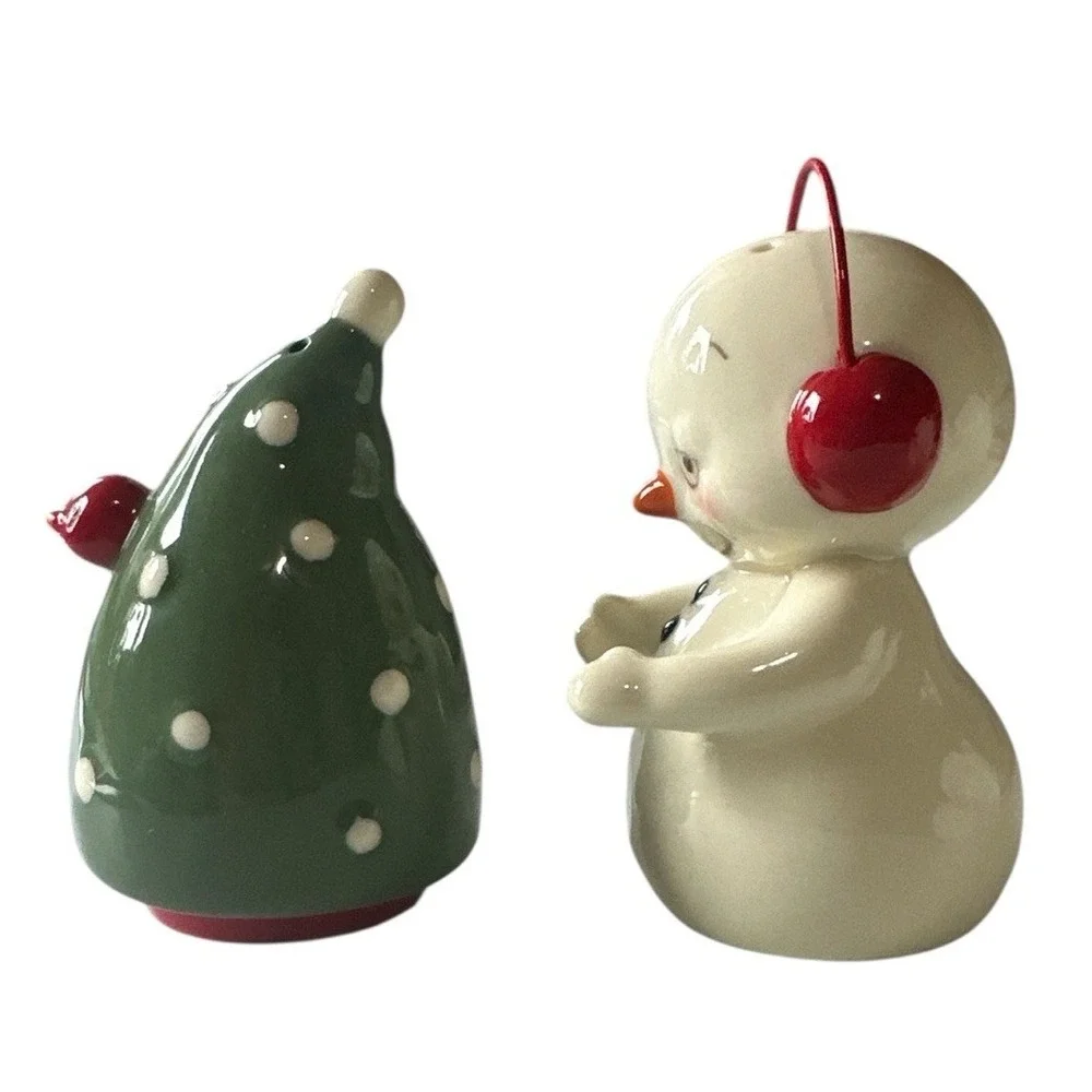 Dept56 Magnetic Christmas Tree with Red Bird and Snowman Salt and Pepper Shakers